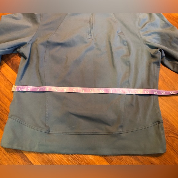 Yogalicious Lux cross train everyday half zip. Size Large. Had thumb holes. - Picture 5 of 9